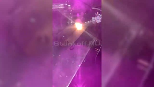 Сварка металла на оптоволоконном сварочном аппарате GW-1000/RECI