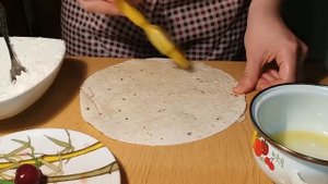 Творожно вишневый Штрудель из лаваша / Lavaşdan hazırlanmış Albalılı tvoroqlu Ştrudel