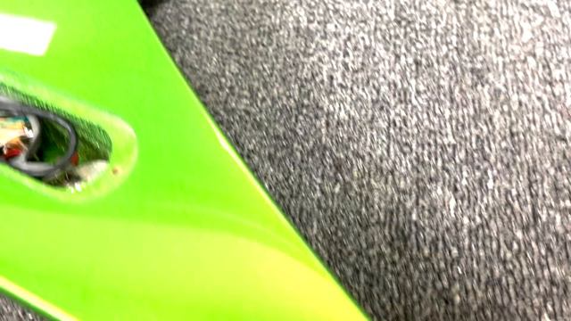 Dave Mustaine Alien Green Kramer Flying V - Megadeth Hangerr 18 In A Guitar! смотреть онлайн