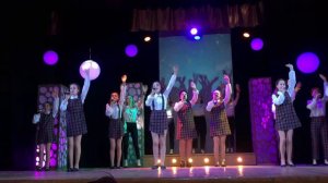 Песня «Поднимай руки вверх»