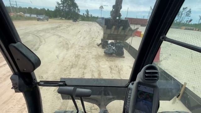 A Baby Deere 135G and "Big Nasty" CAT D8T смотреть онлайн