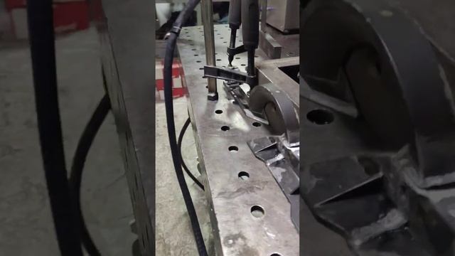 Ремонт упора циркулярной пилы.саратов сваркаалюминия сварка