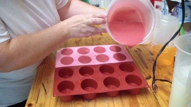 Testing Mica in soap Should we carry this color?? смотреть онлайн