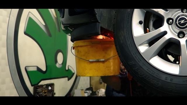 ЗАМЕНА ПОМПЫ. ЗАМЕНА ПОДУШКИ ДВИГАТЕЛЯ. Opel Corsa (Опель Корса). НемецАВТО Серпухов. смотреть онлайн