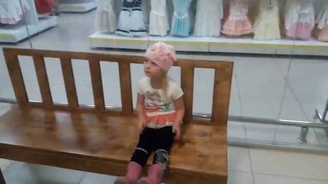 Влог Контактный Зоопарк для детей Настя гладит кроликов и Фотографируется с Обезьяной смотреть онлайн