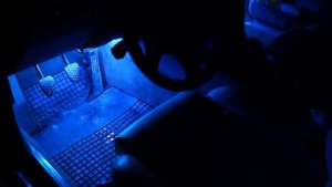 BMW 5 E34 - Подсветка ног диодной лентой RGB.