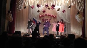 Танец родителей выпускников 9 класса школы 17 посЛевиха