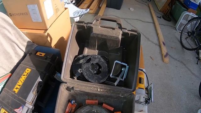 Жизнь в Трейлере, Ремонт Кухни серия 6: Делаю Полки смотреть онлайн