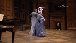 Монсеррат Кабалье в комической роли. Опера Доницетти "Дочь полка".