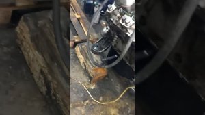 зашкаливает давление масло на двигателе камаз