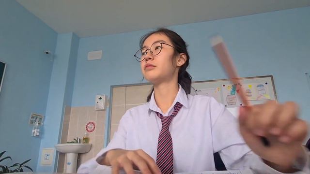 сижу на самом скучном уроке русского чек #nis #2023 смотреть онлайн