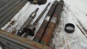 Проточили полуоси,установили втулки в валы трактора ЮМЗ 6