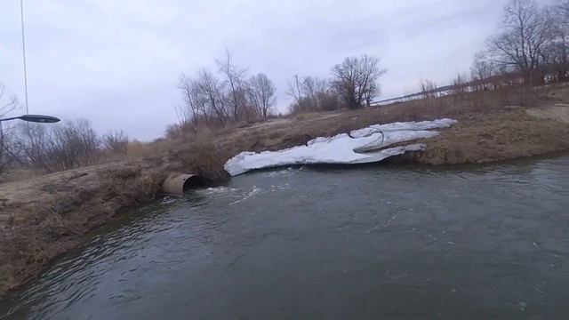 Ледоход, рыбалке не помеха ! смотреть онлайн