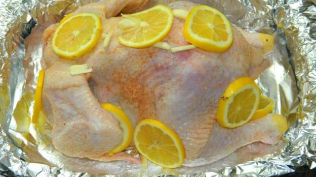 Курица с лимоном и чесноком