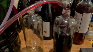 перелив вина по бутылкам с помощью насоса. отставить шоферский способ