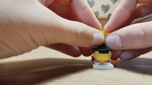Туалет для минифигурки из лего.