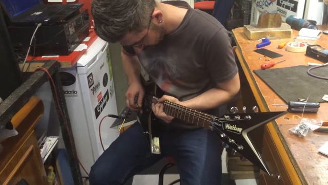 Washburn DIME 2ST Stealth & SH13 Dimebucker смотреть онлайн