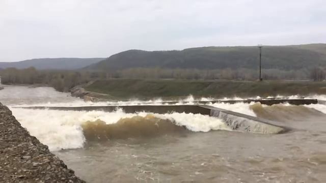 5. Нугушское водохранилище (спуск воды) смотреть онлайн