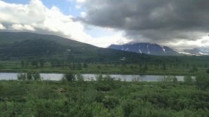 Вид на р.Собь и горы из окна поезда Воркута - Лабытнанги.