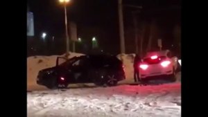 Разбила всю машину, жесть! Девчонка за рулём!