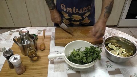 Оливки с зеленью в оливковом масле/ Olives in olive oil