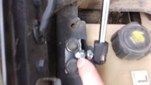 Установка комплекта газовых упоров на автомобиль Nissan Qashqai 1G