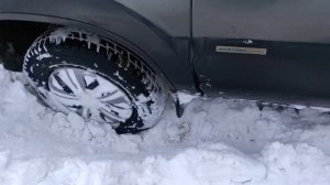 Нива шевроле по снегу.