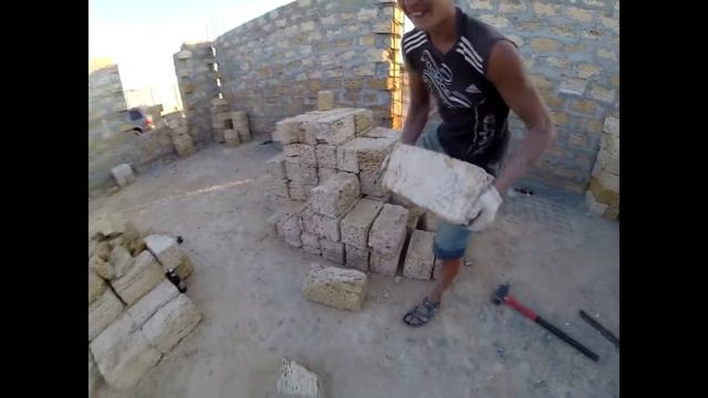 Прочность ракушняка, пробуем разбить кувалдой, ракушечник прочнее газобетона ?