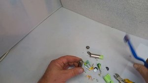 Почему паять никель безопасно и немного об обычных никелевых акумах, зарядках и переходниках