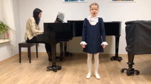Песня Мамины ладони. Исполняет Карцева Софья