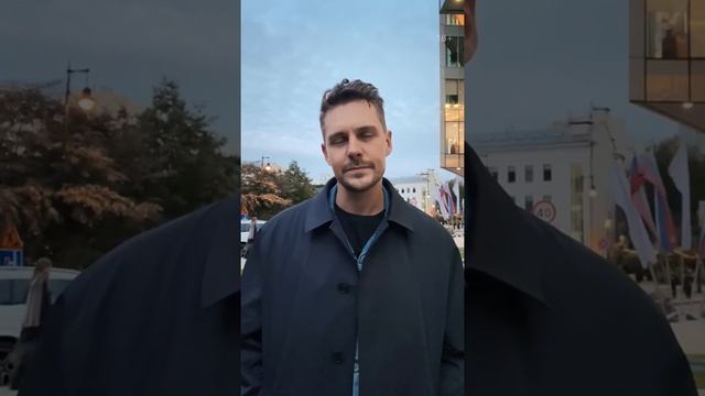 Милош Бикович отвечает на вопросы блиц-интервью #shorts смотреть онлайн