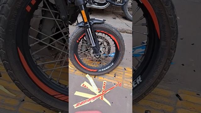 Ducati scrambler Rim graphic carbon r15 bullet adventure lamination #lamination #rim #graphicdesign смотреть онлайн