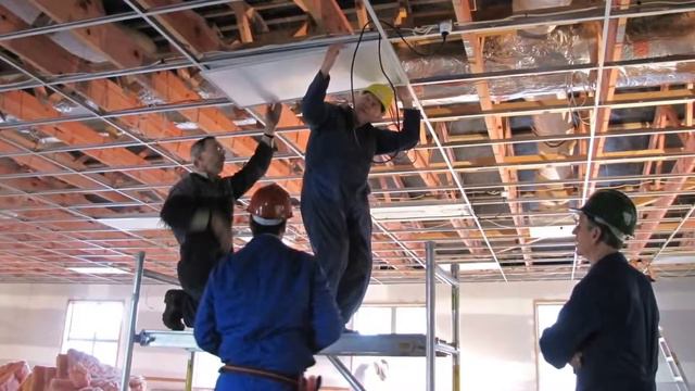 Помощь после стихийных бедствий и строительство Залов Царства