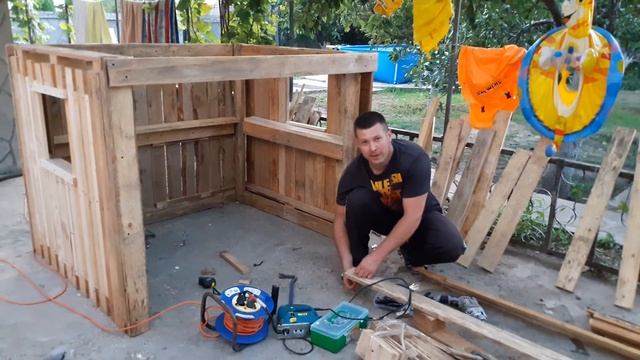 Домик из поддонов мастер-класс смотреть онлайн