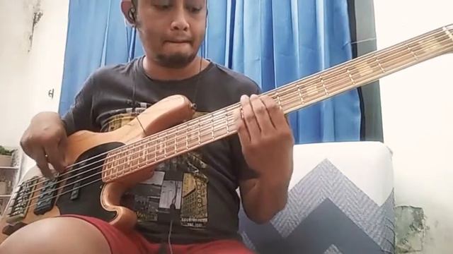 Bass cover " i got the chop" by tower of power #towerofpower #roccoprestia смотреть онлайн