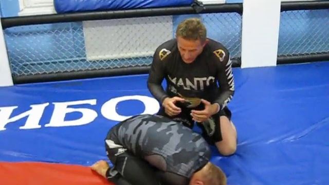 Более 10 вариантов(лень считать) прохода защиты противника, стоящего на четвереньках в группировке. смотреть онлайн