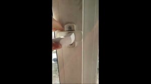 Разболталась ручка на окне. Ремонт за 2 минуты.