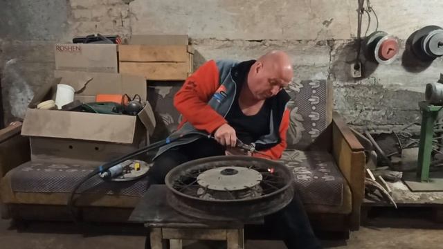 Разборка ступицы и расспецовка Днепровского колеса. смотреть онлайн