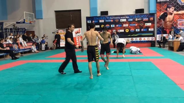 Мавлед Халимбеков. Уфа 18-20.12. 2015г. Греплинг. первый...