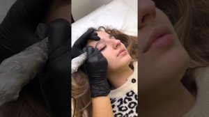 Перманентный макияж бровей (татуаж бровей) весь процесс полностью.