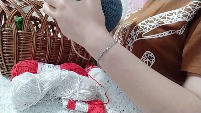 Вяжу скандинавского гномика крючком