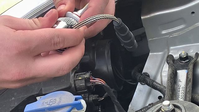 Устанавливаю Led лампы C6 в линзы HB3 на  KIA RIO 4 2021 Года