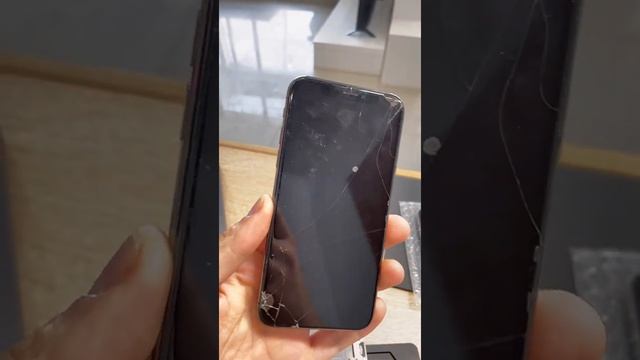 Заменить стекло iPhone 10 Тюмень