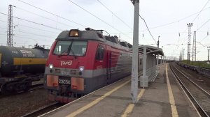 Электровоз 2ЭС5К-482 с грузовым поездом проходит станцию Игумново