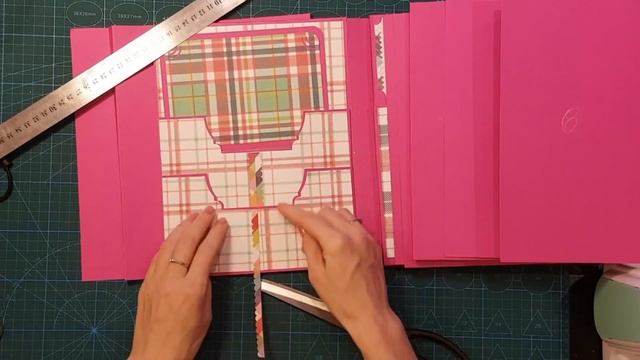 МК Фотопапка Super Girl ЧАСТЬ 4/скрапбукинг/Заполнение страниц смотреть онлайн