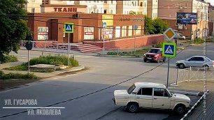 момент ДТП на перекрестке ул. Гусарова и Яковлева