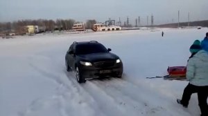 Infiniti Fx 45 vs snow in Irkutsk