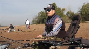 Ловля леща на фидер осенью. Рыбалка 2020. Фидер на течении