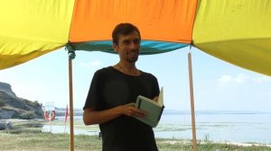 Кирилл читает стихи