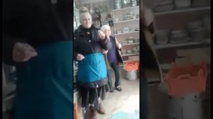 Простой народ зажигает под песню Фантазёр